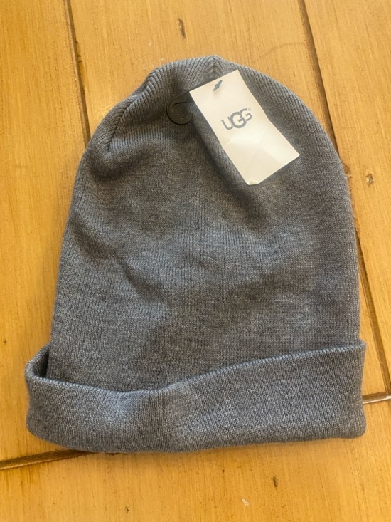 UGG Gray Knit Cuffed Beanie Unisex New with Tag main image 5